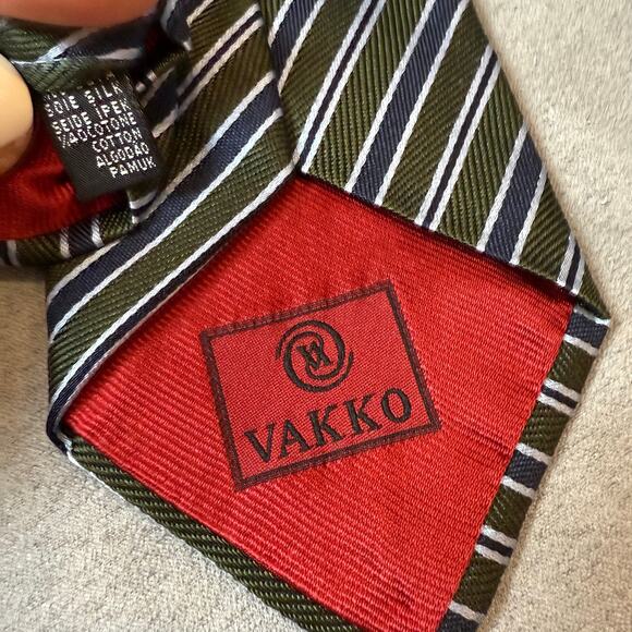 Vakko Tie 100% Silk Diagonal Stripe Green Blue - Picture 5 of 6